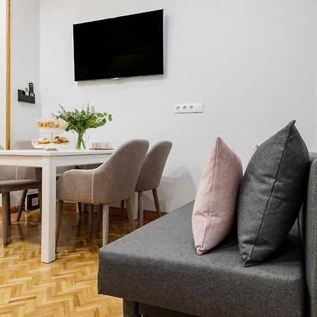 Centrico Apartamento Con 3 Banos En Puerta Del Sol Y Atocha Madrid Exterior photo