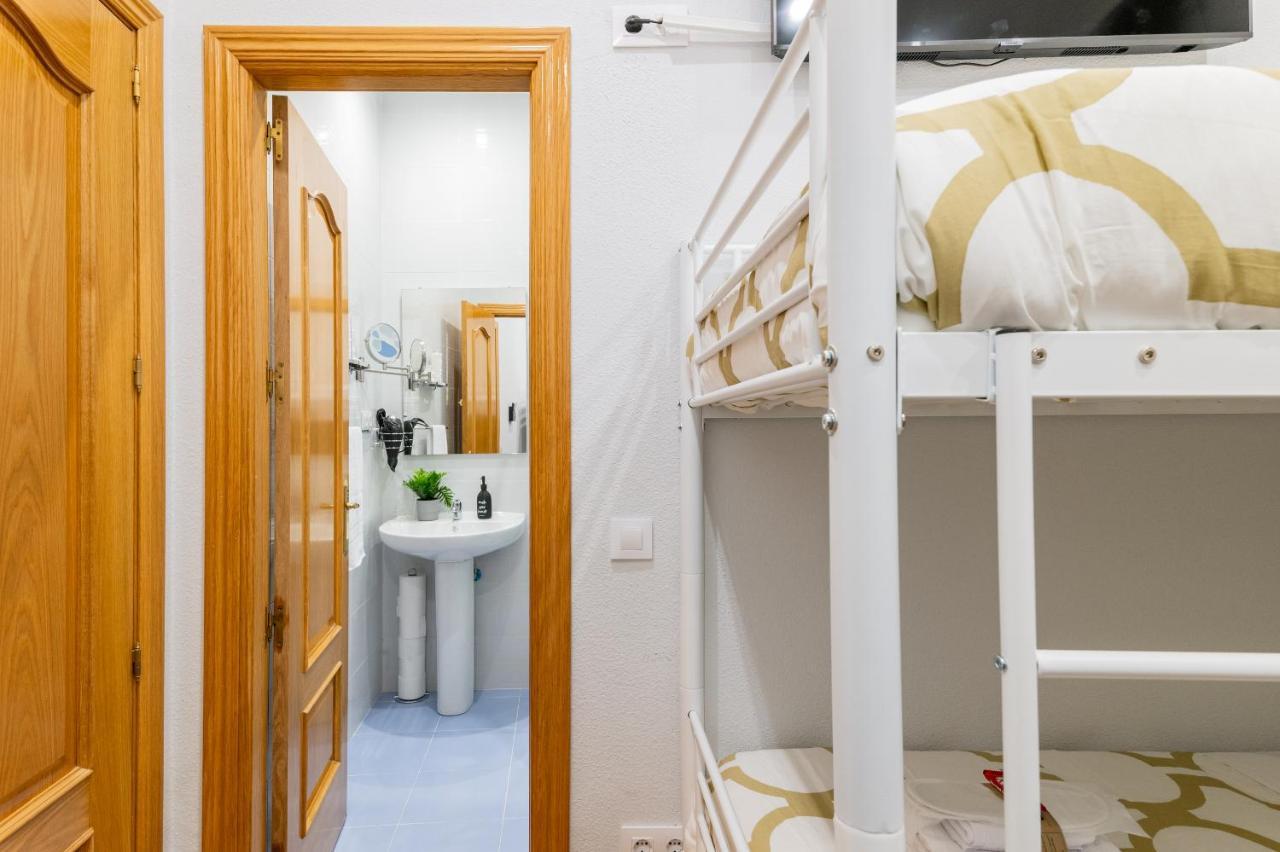 Centrico Apartamento Con 3 Banos En Puerta Del Sol Y Atocha Madrid Exterior photo